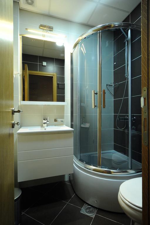 Garni Uni Elita Lux Hotel Ni Zimmer foto